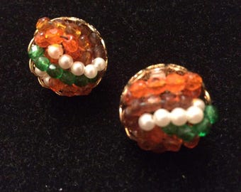 RICHELIEU Glass Bead Screw Back Earrings