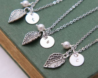 Bridesmaids gifts, Bridesmaid Necklace, Set of 3 Leaf Initial Necklace, Personalized Necklace, Pearl Necklace, Thank you gift for bridesmaid