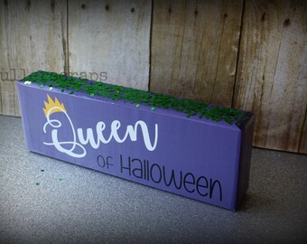 QUEEN OF HALLOWEEN wood block