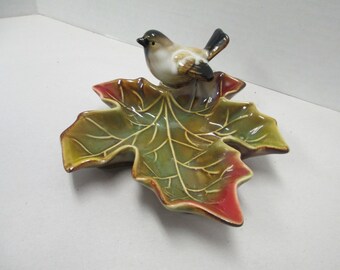 This small brown bird on a leaf ceramic dish
