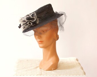 vintage 1940s hat <> 1940s straw hat <> 1940s mesh hat <> 40s black straw and mesh tilt hat