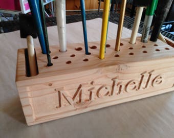 Personalized and carved wooden block Pencil organizer (personalized pencil organizer (pencil_H26b2_carv-a)