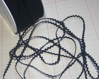 BLACK Mini Rick Rack Trim - Ric Rac Sewing Crafting Trim - 11/64" Wide - 10 Yards