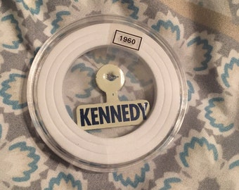 Vintage 1960 Kennedy campaign pin