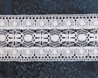 2 yds Vintage Wide Cluny Lace Trim