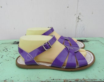 Purple Patent Leather Saltwater Sandals, Flats, Open Toe Sandals, Gladiator Roman Vintage 80s 1980s 90s 1990s Shoes Sandals, Size 9 40 Euro