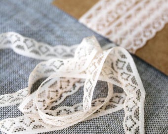 Vintage lace trim, soft dusty pink lace, 10mm wide vintage pink lace