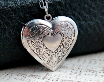 Silver Heart Locket Necklace, Heart Pendant, Personalized Mother's Day Gift, Anniversary Gift, Silver Locket, Photo Locket, Initial Locket
