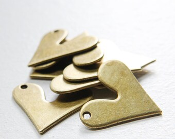 8pcs Antique Brass Tone Base Metal Charms-Heart 26x30mm (1041X-J-63)