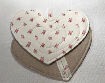 Gloves heart shaped potholders