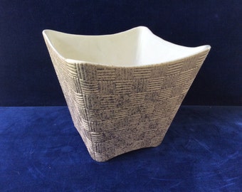 Shawnee basket weave vintage planter pink and gold