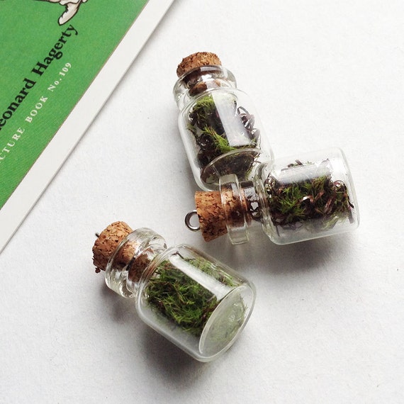 Mini glass terrarium bottle charm 25x15mm for wedding favors