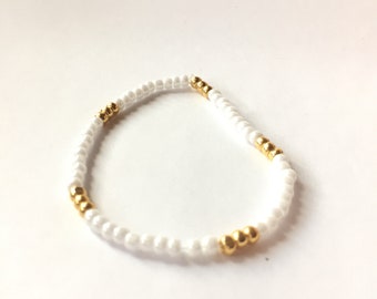 Stretchy white and gold beaded anklet