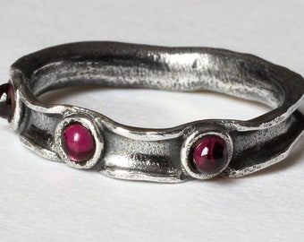Garnet Ring, Garnet Jewelry, Oxidized Sterling Silver, Ring Size 6.5, January Birthstone, CircesHouse, "Berry Ring"