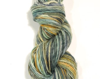 Single ply worsted weight yarn | 4oz. 248yards | Soft | Warm | Handdyed | Handspun Yarn | Cheviot wool | Bill 4