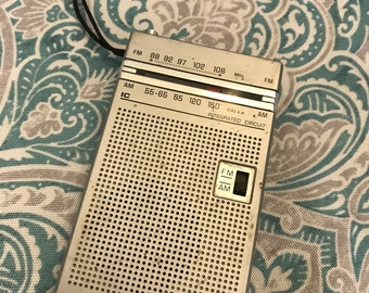Vintage GE Pocket Radio
