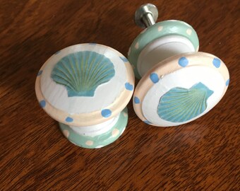 Scallop Shell Furniture/Cabinet Knob