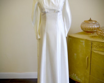 Beautiful vintage 1960s wedding dress, cream silk fabric, simple elegant mod style, boho wedding