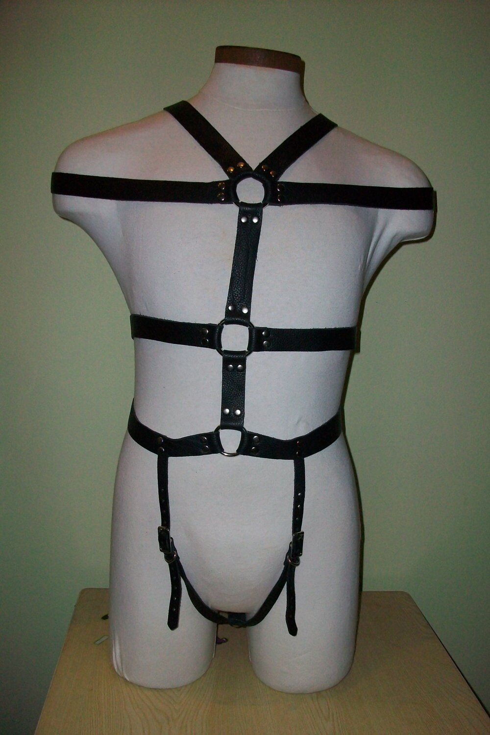 men black leather full body harness restraint w wrist belt belt width chart