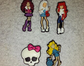 Lot 5 jibbitz Monster high (badges for fangs)