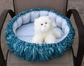 Cat Bed, Indoor Cat Bed, Round Cat Bed, Fabric Pet Bed. Pet Bedding, Pet Supplies, Teal Pet Bed, Washable Pet Bed, Puffy Cat Bed, Cat Bed