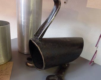 Duck bird sculpture