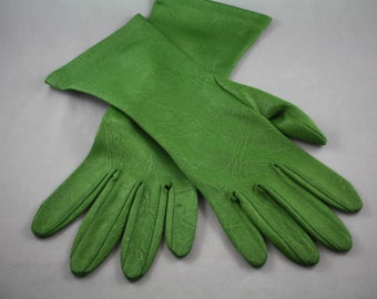Leaf Green Gloves Vintage 1960s Nylon Kayser Size 7 1/2