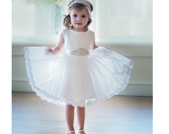 White Flower girl dress, toddler flower girl dresses, tulle dress, white lace dress, baby dress, rustic flower girl dress, communion dress