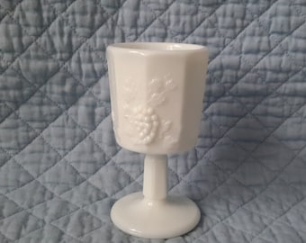 Westmoreland ''Paneled Grape'' Milk Glass Wine Goblet ( c.1960)