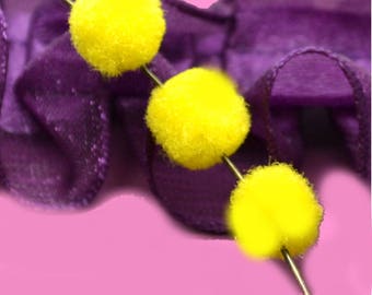 30 tassels round 10mm yellow