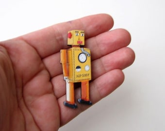 Lilliput robot brooch . retro robot pin . Japan tin toy robot BROOCH PIN
