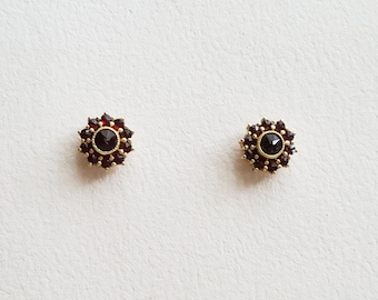 Small sized garnet stud earrings, gold on silver, 1960s (F1423)