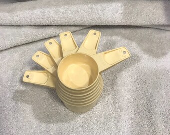 Tupperware Tan Measuring Cups, Nesting Stacking, Complete Set of 6, Free Shipping