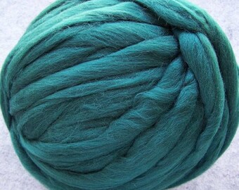 Wool Roving, Merino Roving, Merino Wool Roving, Tartan Green Roving, Felting Wool, Spinning Wool - Tartan Green - 8oz