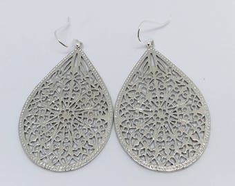 Filigree teardrop in silver