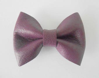 Plum bow genuine leather of 5.5 x 4 cm