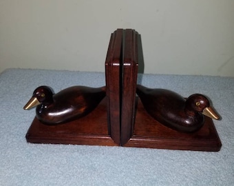Wooden bookends ducks