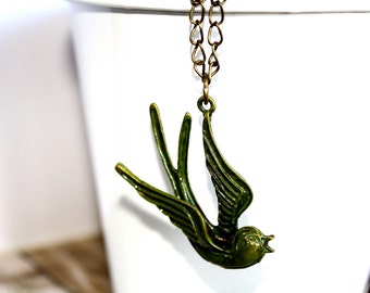 Green Handpainted Soaring Bird Vintage Necklace