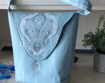 Elegant Appliqued Handbag Linen Look