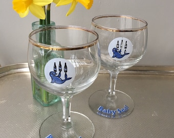 Pair of retro wine glasses - 1960s Baby Seal wine glass - vintage barware - vintage wine glasses