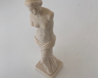 Venus de Milo Statue