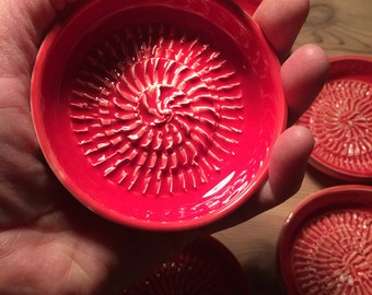 Poppy Red Wee Jaggy Plate