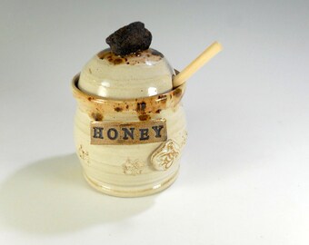 Ceramic honey dipper pot, bee pottery honey jar, stoneware honey jar with HONEY, pottery honeypot, ceramic honey pot, honey drizzler