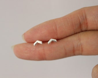 Chevron Stud Earrings in sterling silver , tiny stud earrings, silver Stud Earrings, simple stud earrings, teeny tiny studs, minimalist