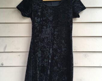 XS/S 90s velvet skater dress