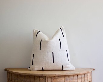 Mudcloth Pillow Cover "Oni" 18x18