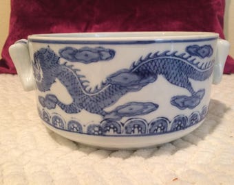 Chinoiserie blue and white dragon bowl- vintage