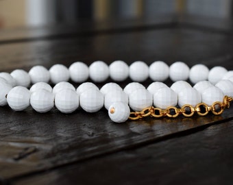 Full Strand of Vintage Faceted White Acrylic Beads, 34pcs, 11mm