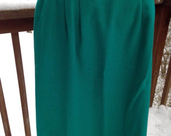 Vintage Pendleton skirt. Wool skirt. Green A line. Pleated size 8.