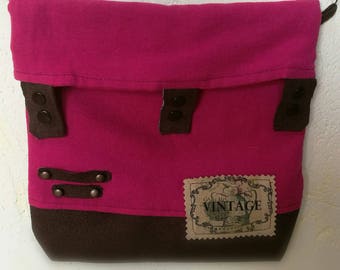 Pocket matched to the large travel bag, gym bag.